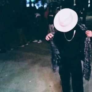 Meet your Posher, Leon